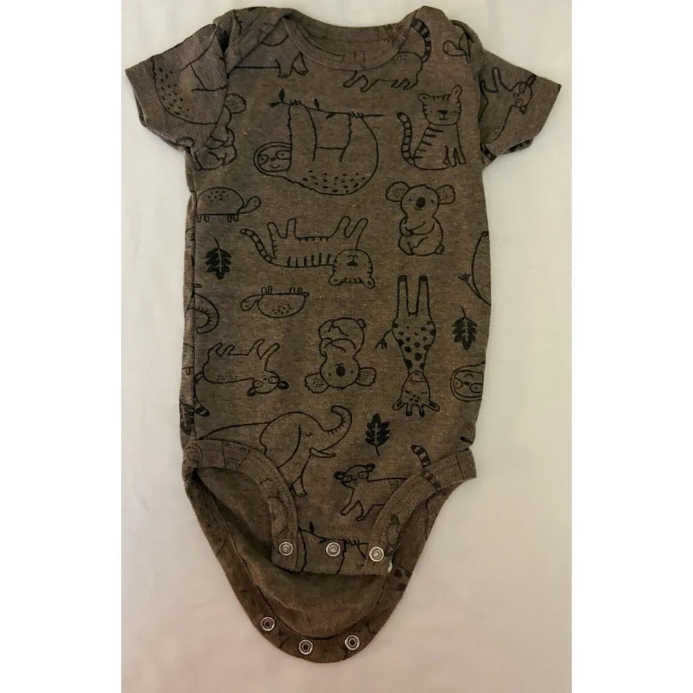 Carter's Baby Boy Mixed Clothing Bundle, 5 One Piece 2 Footed PJ’s Size 6 Months